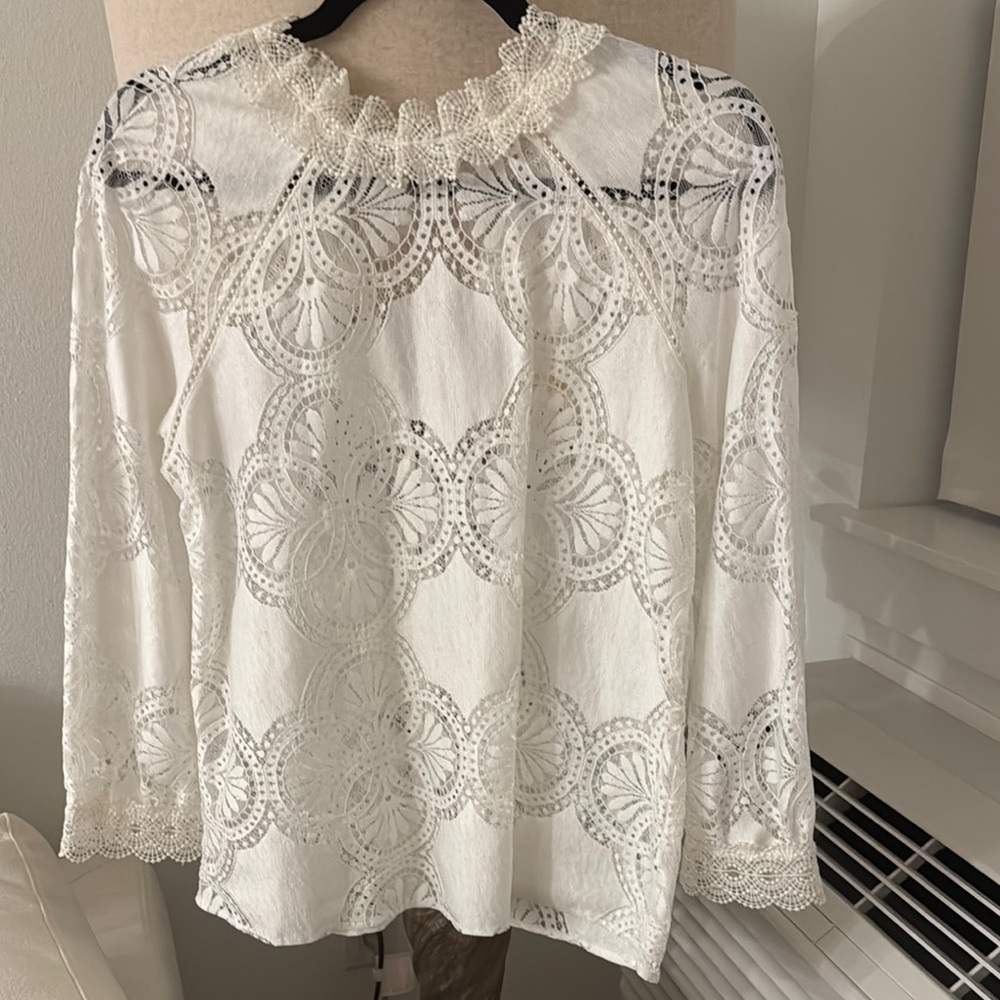 Elegant White Lace Women's Top